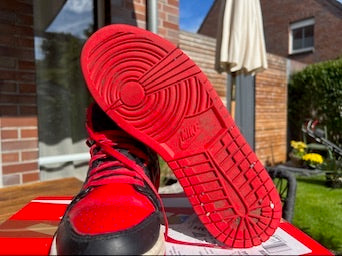 Nike Sneaker Air Jordan 1 Mid Schwarz Rot Weiss ·Gr 44· Herren Retro Basketball Schuhe