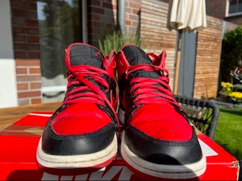 Nike Sneaker Air Jordan 1 Mid Schwarz Rot Weiss ·Gr 44· Herren Retro Basketball Schuhe