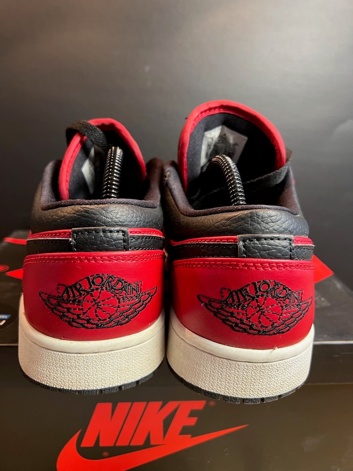 Nike Sneaker Air Jordan 1 Low Rot Schwarz Weiss ·Gr 42· Herren Retro Basketball