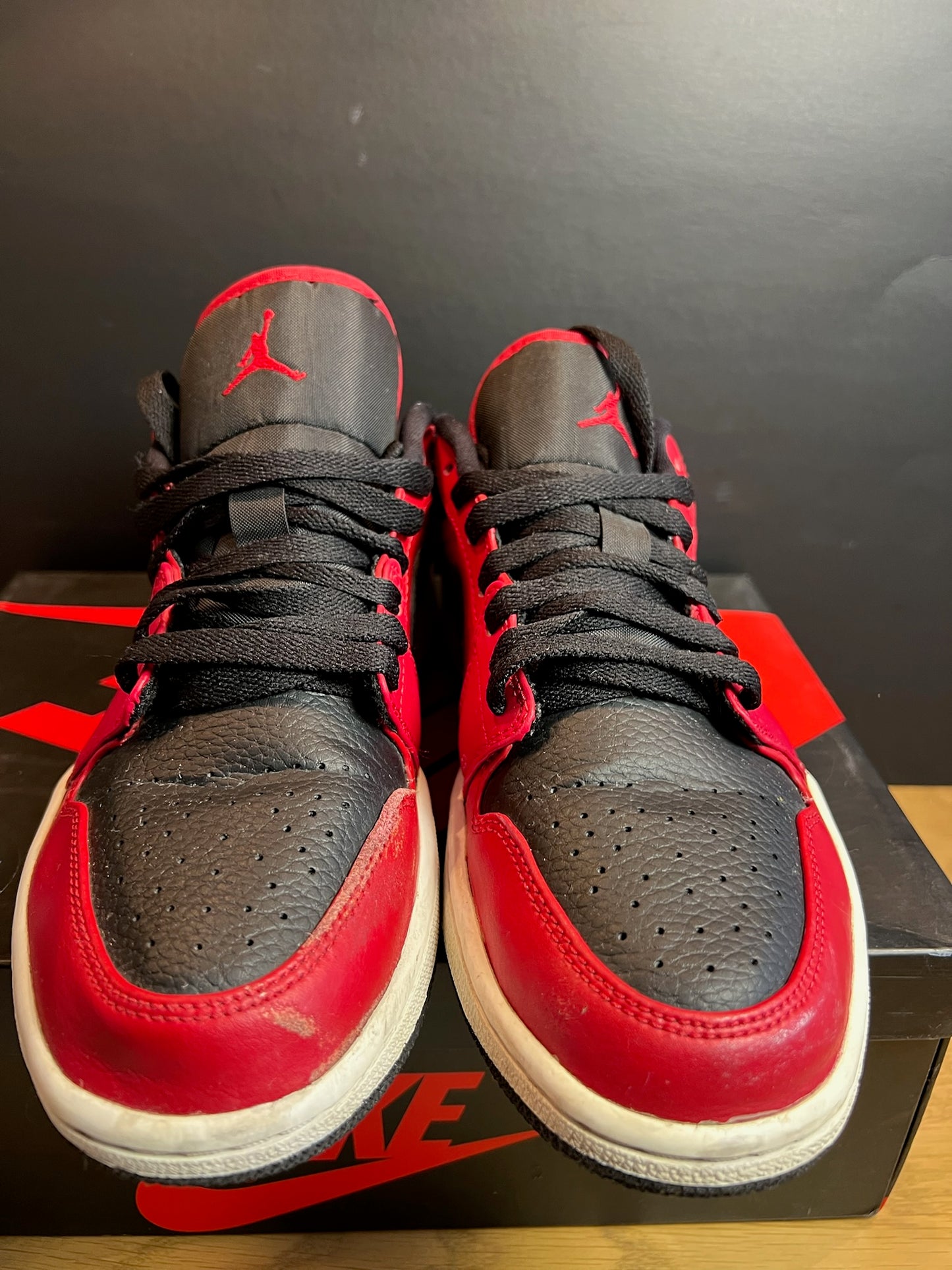 Nike Sneaker Air Jordan 1 Low Rot Schwarz Weiss ·Gr 42· Herren Retro Basketball