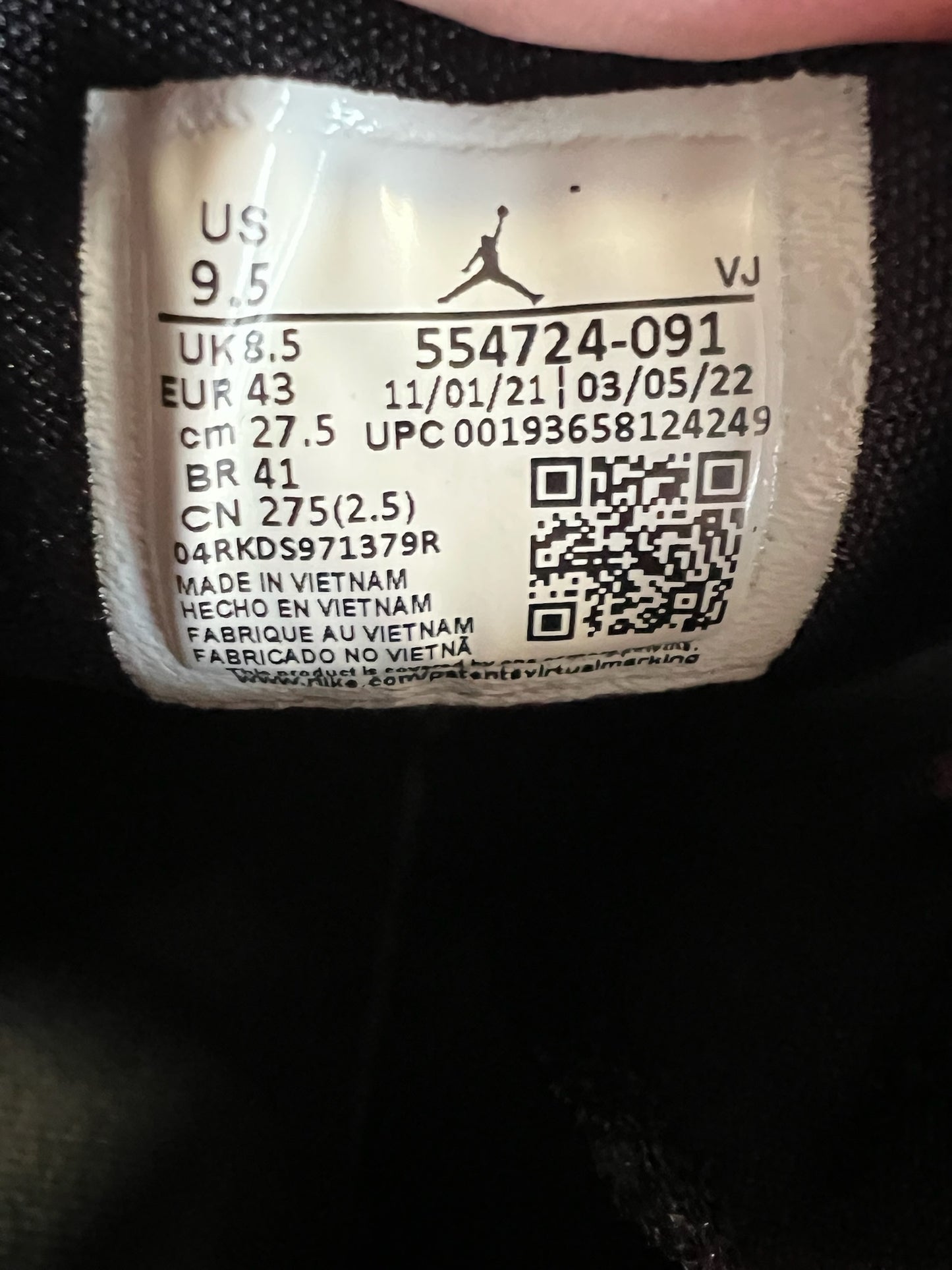 Nike Sneaker Air Jordan 1 Mid Triple Black ·Gr 43· Herren Retro Basketball Schuhe