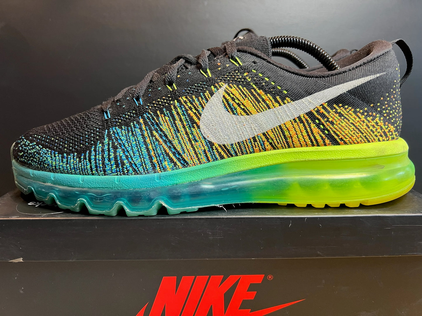 Nike Sneaker Flyknit Max Schwarz Gruen ·Gr 45,5· Herren Running Performance