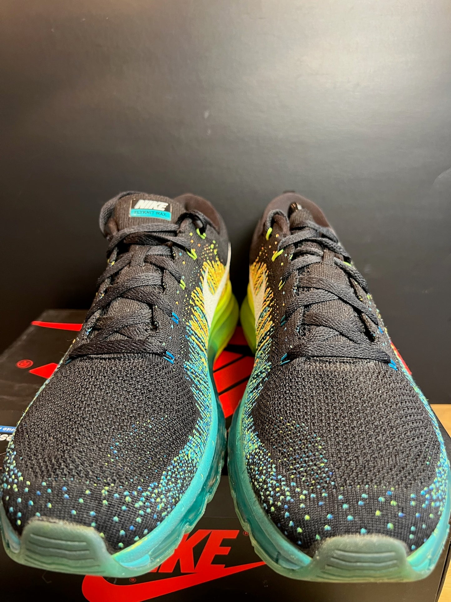 Nike Sneaker Flyknit Max Schwarz Gruen ·Gr 45,5· Herren Running Performance