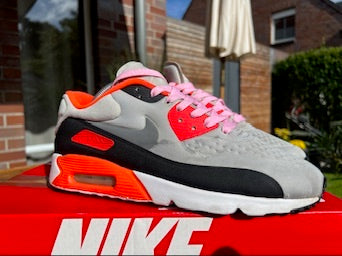 Nike Air Max 90 Ultra SE | Grau-Rot | Größe 42,5 EU