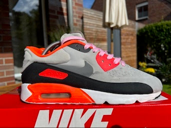 Nike Air Max 90 Ultra SE | Grau-Rot | Größe 42,5 EU