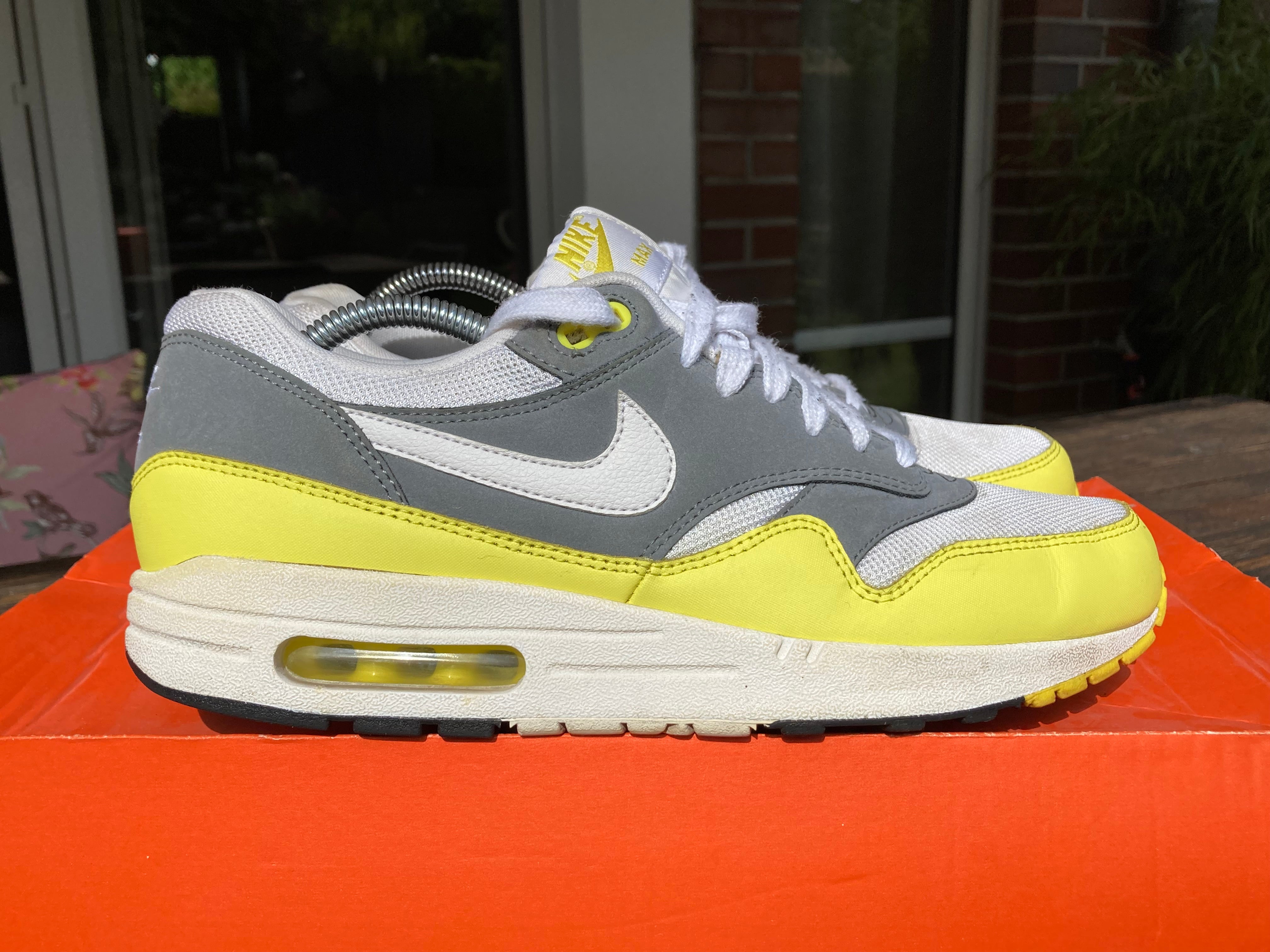 Air max grey and yellow online