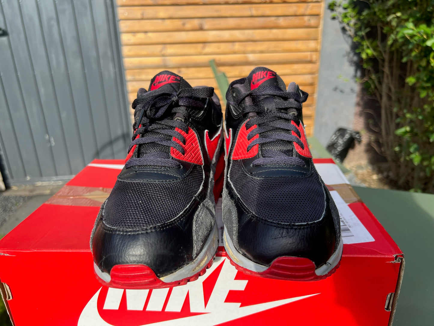 Nike Sneaker Air Max 90 Essential Schwarz Grau Rot ·Gr 44· Herren Retro Running