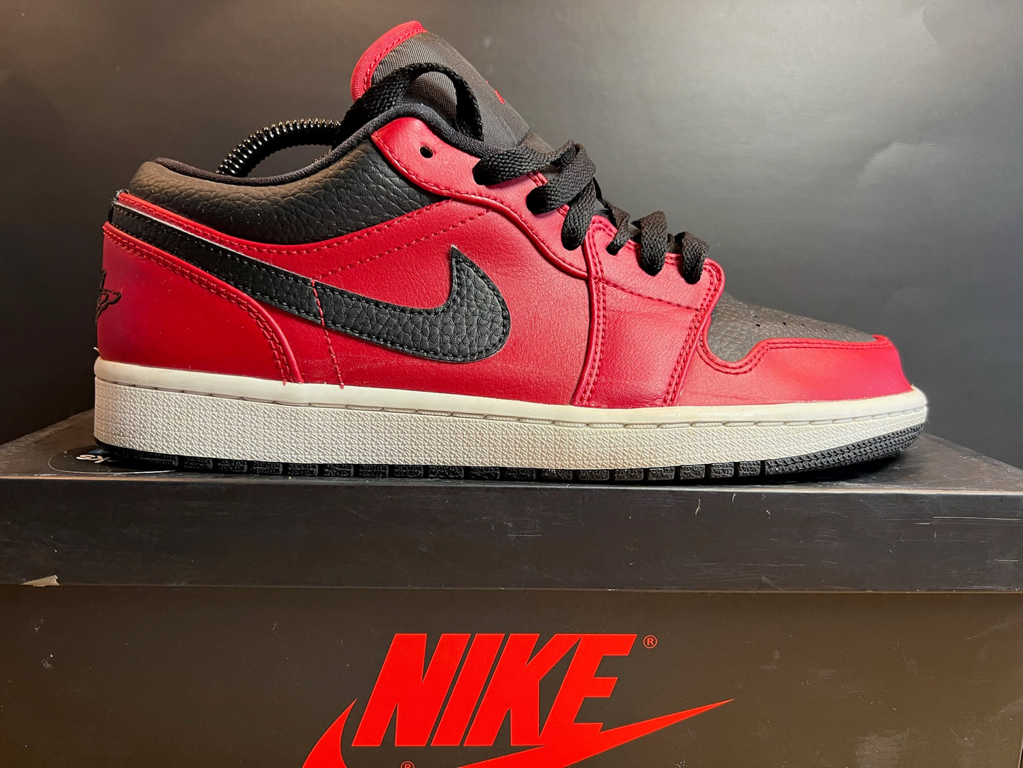 Nike Sneaker Air Jordan 1 Low Rot Schwarz Weiss ·Gr 42· Herren Retro Basketball