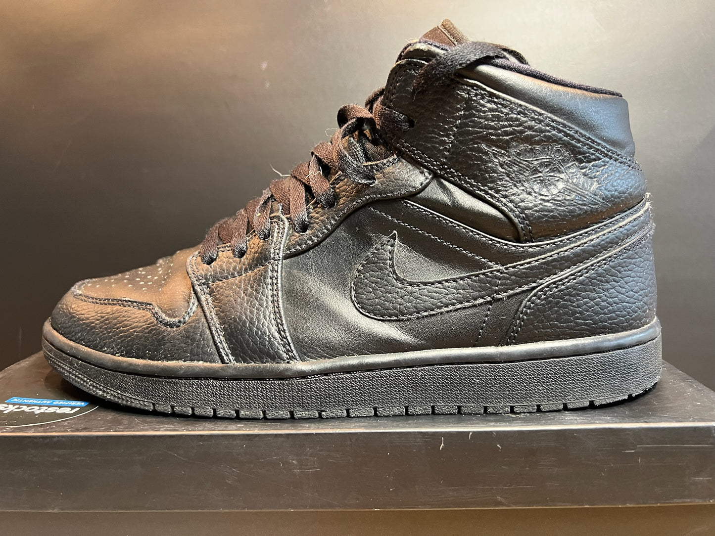 Nike Sneaker Air Jordan 1 Mid Triple Black ·Gr 43· Herren Retro Basketball Schuhe