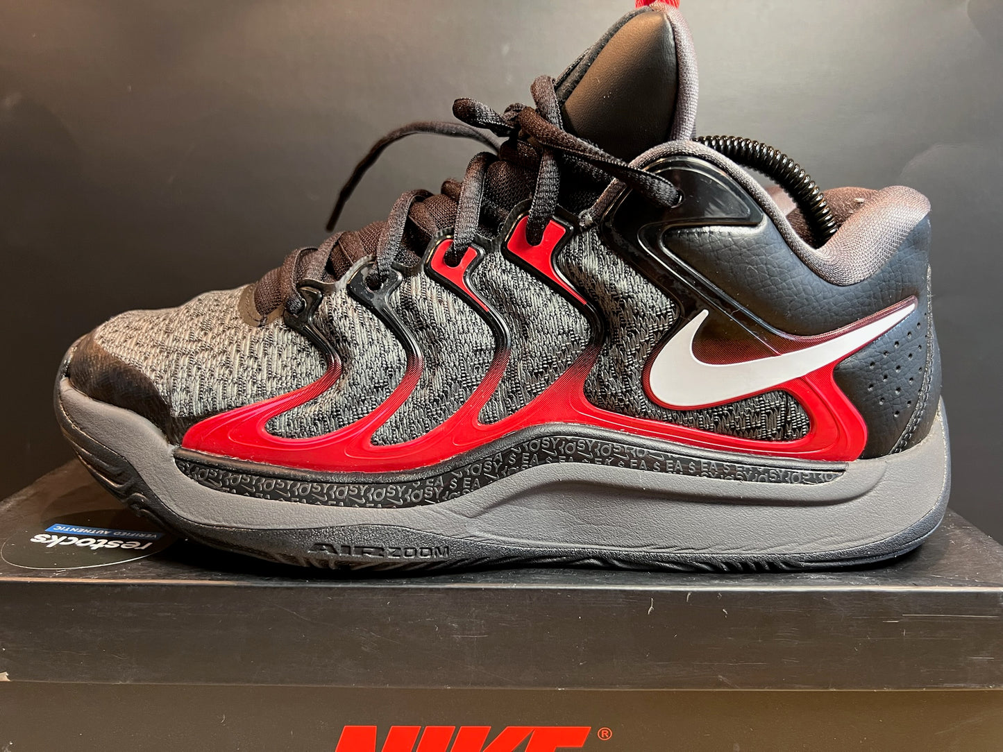 Nike Sneaker KD 17 Schwarz Rot ·Gr 42· Herren Basketball Performance Sportschuhe