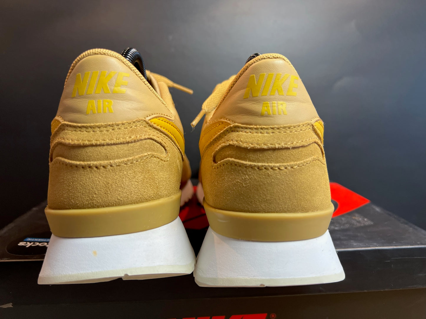 Nike Sneaker Air Vortex Leather Gold Gelb ·Gr 42· Herren Retro Running Originals Schuhe