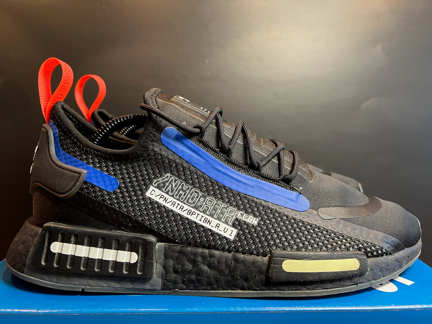 Adidas NMD_R1 Spectoo | Schwarz/Gelb | Größe 44 EU