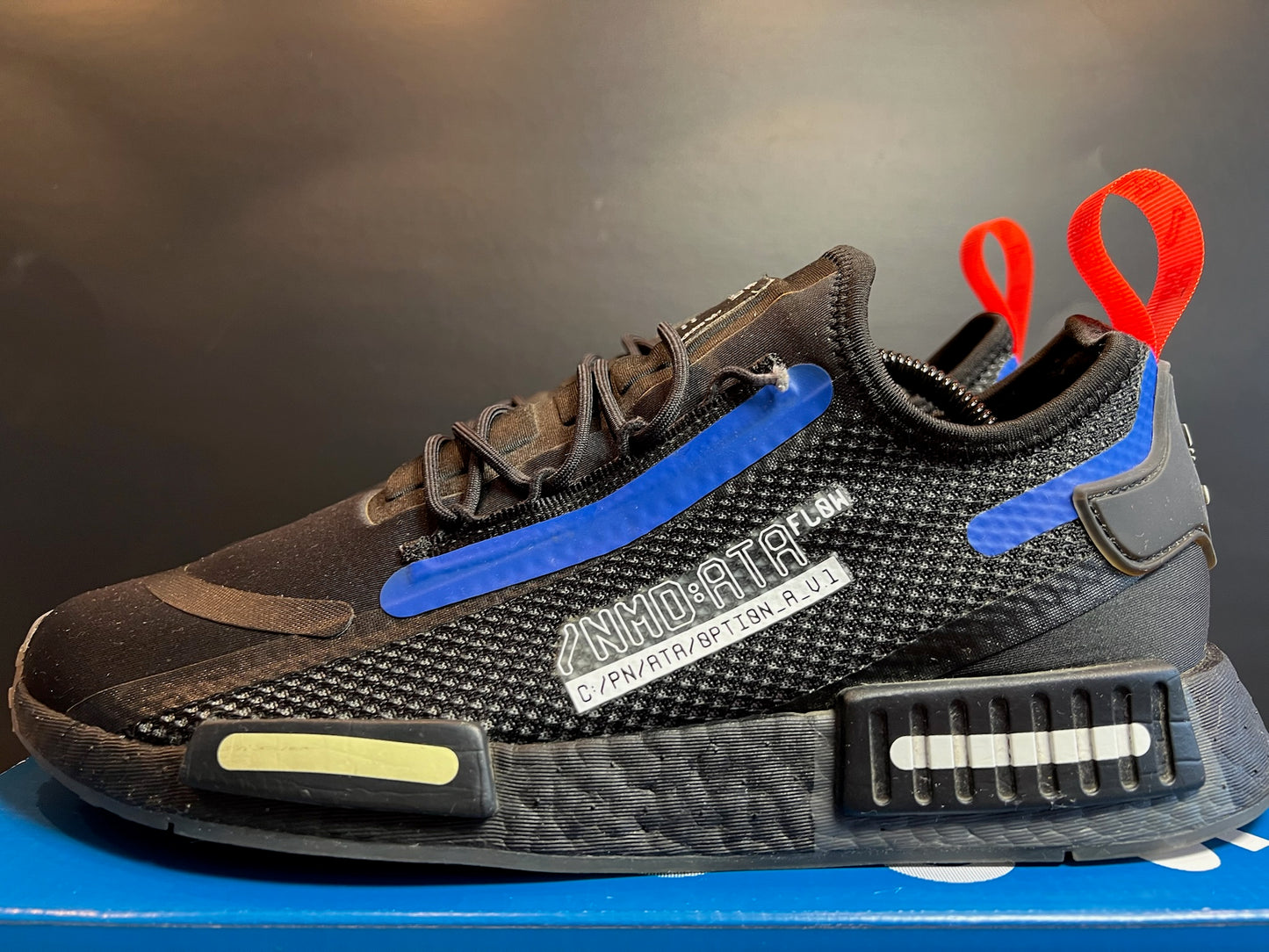 Adidas NMD_R1 Spectoo | Schwarz/Gelb | Größe 44 EU