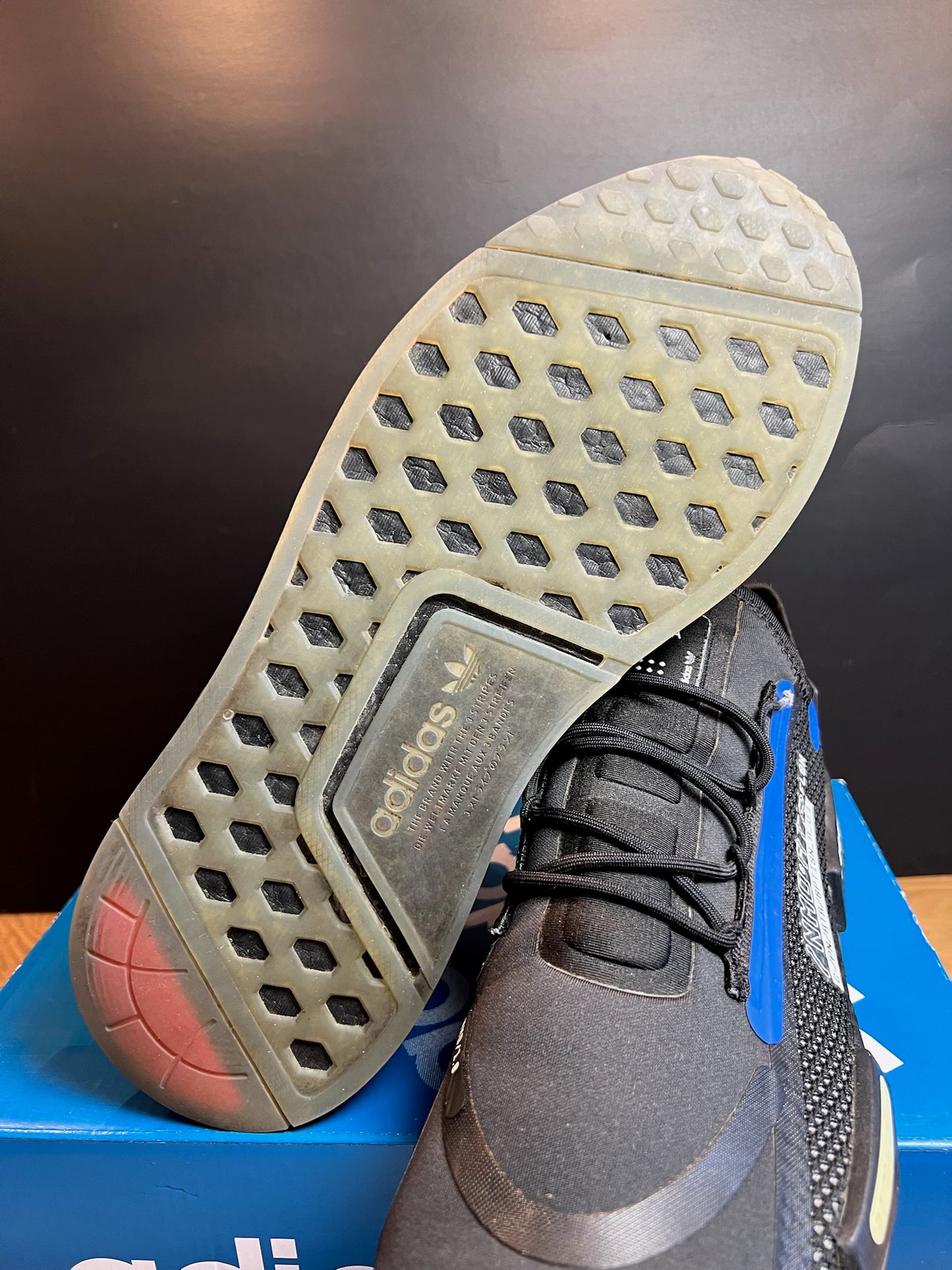 Adidas NMD_R1 Spectoo | Schwarz/Gelb | Größe 44 EU